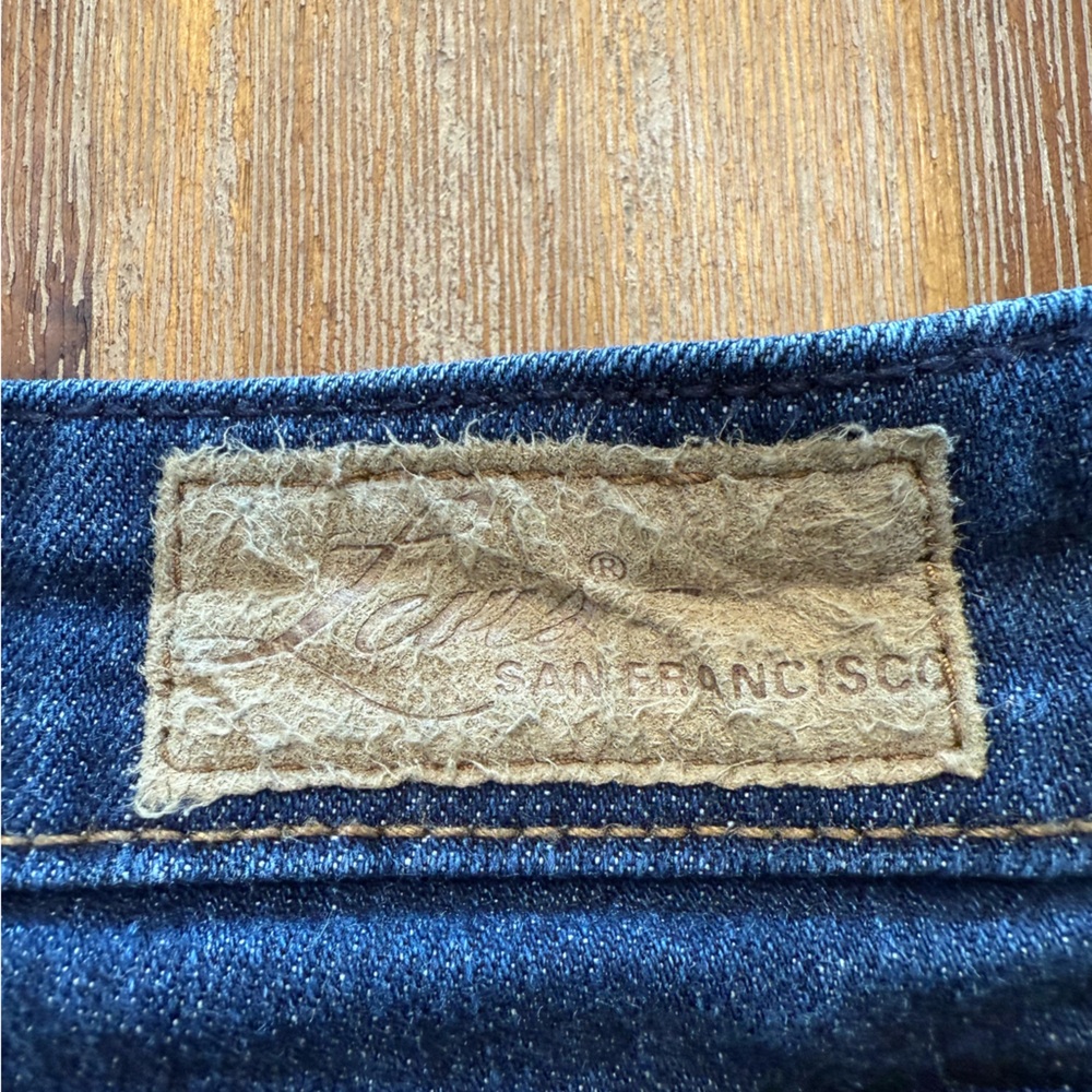 Levi’s San Francisco Women’s Dark Blue Slight Curve Classic Bootcut Jeans. 14 - Picture 5 of 6
